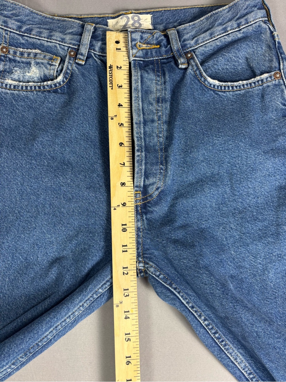 We The Free Cropped Raw Hem Distressed Blue Jeans Women’s Size 28 - Picture 8 of 12